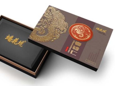 禮盒廠家搭配這樣的內(nèi)托，保健品包裝盒真上檔次